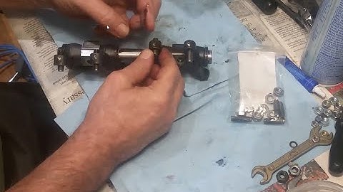 1970 VW Type 1 Autostick Beetle Engine Rebuild   Part 8 - Rockers,Valves and End Play