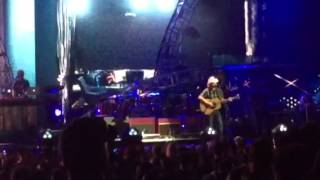 Brad Paisley Whiskey Lullaby Live