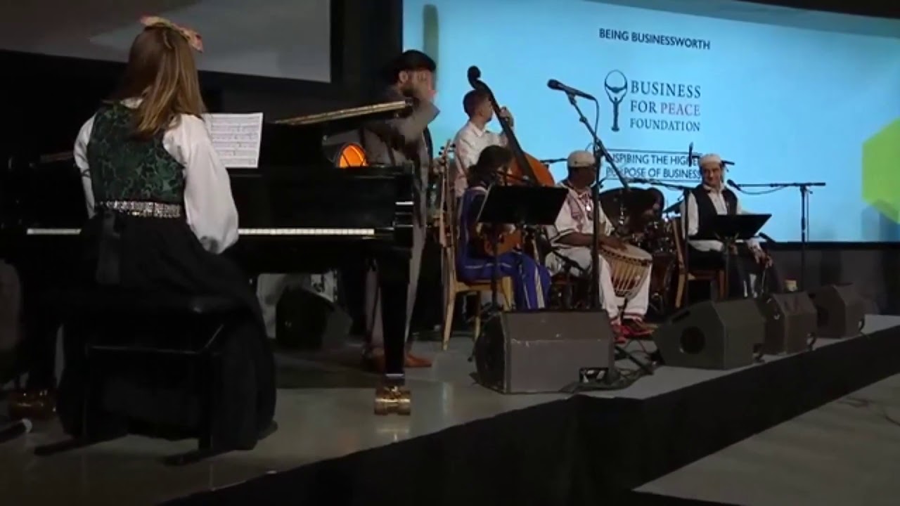 طالعة من بيت أبوها / نوار النداف Nawar Alnaddaf