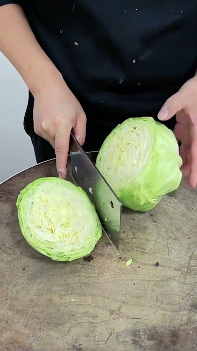 Perfect cabbage cutting trick . Chinese style . #shrots #vairalvideo #chefsufiyan