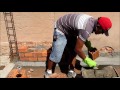 Pedreiro mostra como fazer alvenaria de tijolo