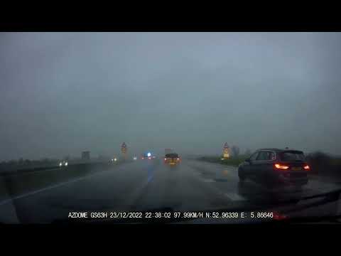 Ambulance met spoed over de A7 richting Joure!