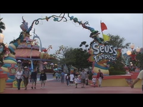 Video: Seuss Landing: Zábava pro malé děti v Universal Orlando