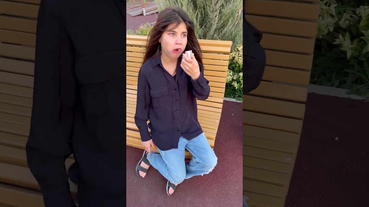 Ребёнок с Аутизмом 12 лет.Поведение в не дома.