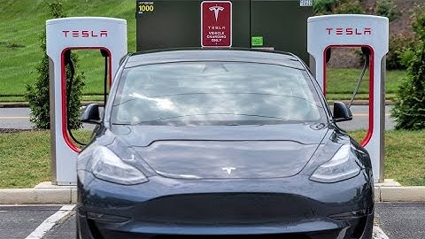 Tesla Autopilot Probed Over Crash-Scene Collisions