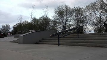 Fs boardslide down the rail