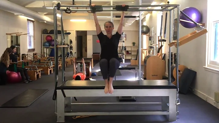 Hanging Knee Lifts - Katrina Edwards