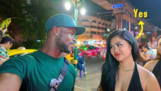 Love At First Sight?....I Walked Into This at 1 AM In Bangkok, Friday Night On Nana Plaza Street🇹🇭