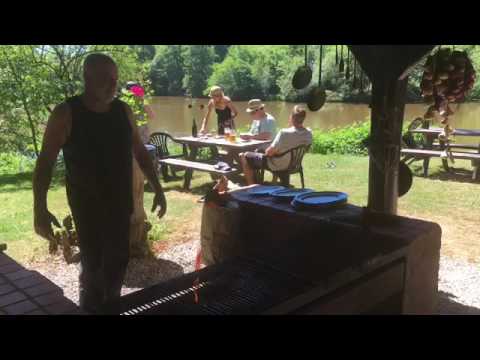 Video-thumbnail van Camping de L