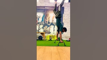 Handstand walk #handstandwalk #handstandchallenge #handstandtutorial #shortsfeed #shorts #viralshort