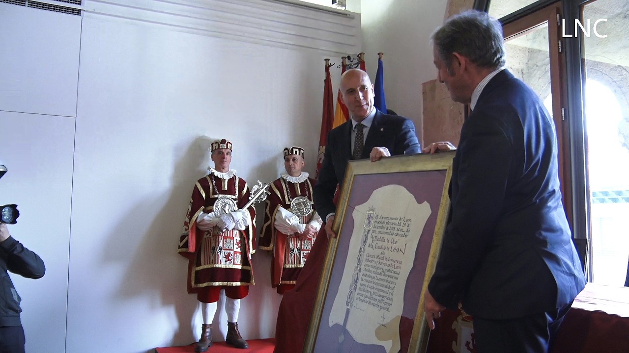 Entrega de la Medalla de Oro de la ciudad a la Cámara de Comercio de León