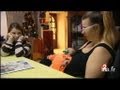 Une fillette de 12 ans accouche sa maman | Archive INA