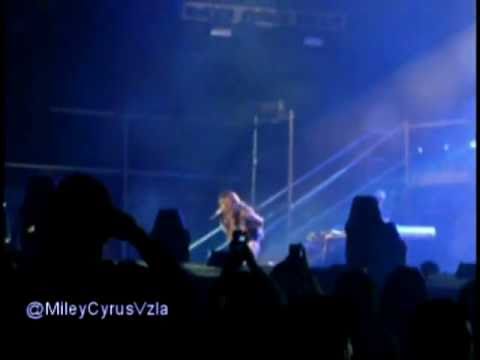 Miley Cyrus - Joan Jet Medley (Live Caracas, Venez...