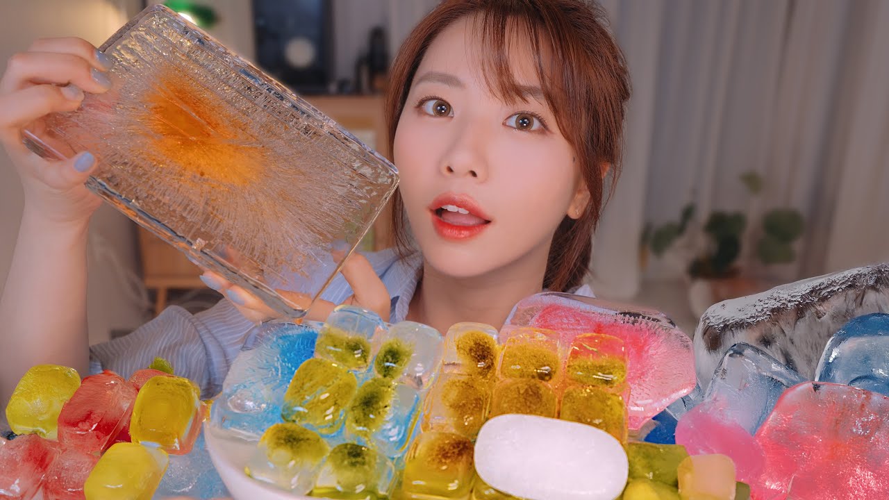 ❄️시원한 얼음 씹어 먹는 소리 ASMR 얼음 먹방 🧊 Crunchy ice eating