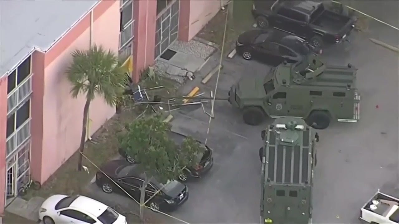 ⁣Gunman dead after hours-long SWAT standoff in SW Miami-Dade