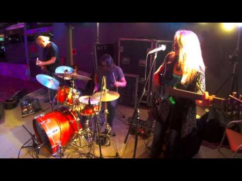 rebecca-johnson-band-*cissy-strut*-live-@-riverstone-(12/9/15)