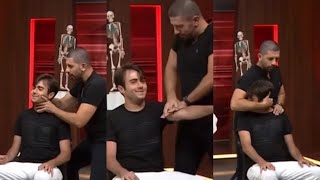 Boyun Fitiği Ağrisina Mi̇lyonlarin Gözü Önünde Son. Boyun Kütletme. Boyun Fitiği Egzersi̇zleri̇. Asmr.