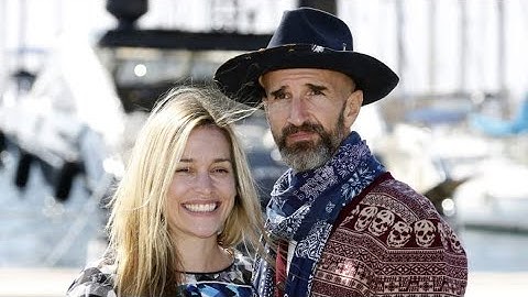 Who Is Stephen Kay Everything About Piper Perabo