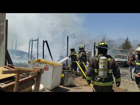 7 casas afectadas en incendio en campamento El Peñón