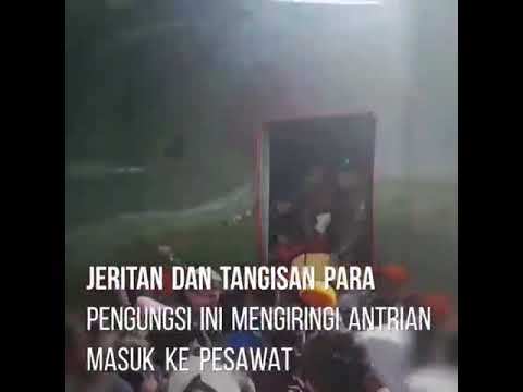 TNI AU MENGEVAKUASI KORBAN BENCANA ALAM GEMPA DAN TSUNAMI DI PALU, SULTENG