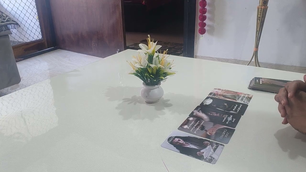 आज की एनर्जी यह दिखाती है कि बहुत से लोग फैमिली या रिलेशनशिप से जुड़ी परेशानियों से गुजर रहे हैं। 