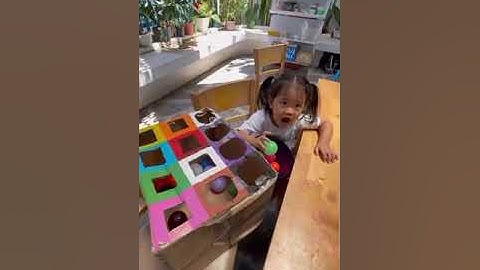 Tiếng Anh Giao Tiếp Thiếu Nhi Tại Phan Thiết: Lily talking about Colors