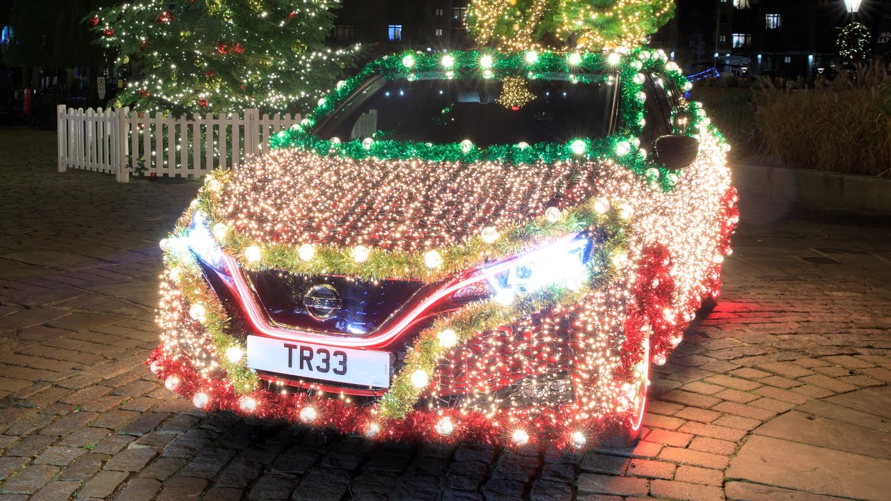 Nissan transforme sa Leaf en sapin de Noël