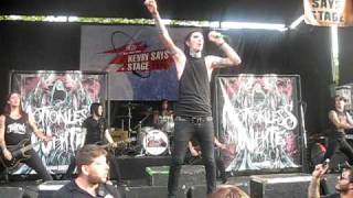 Famous Motionless In White- Billy In 4C Never Saw It Coming Profile
