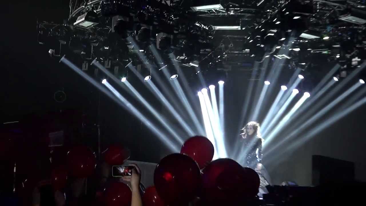 01-[Ni un paso atrás] Concierto Malú. Madrid Palacio Deportes 2013 Gira Si