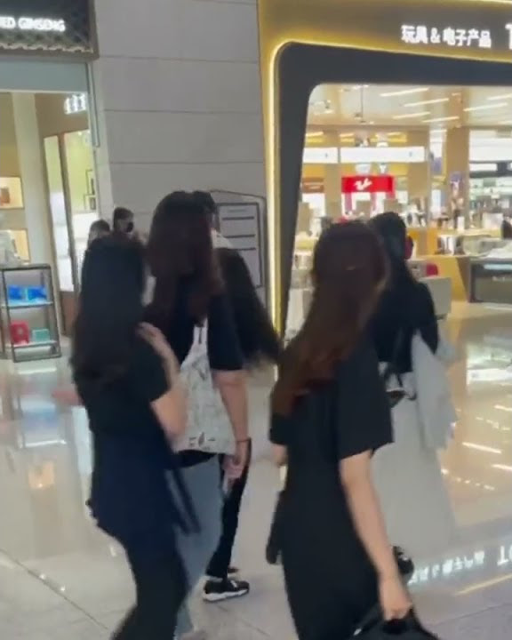 Jin waited for Jimin at the airport 🥺 #jin #jimin #bts #bts_illegirl