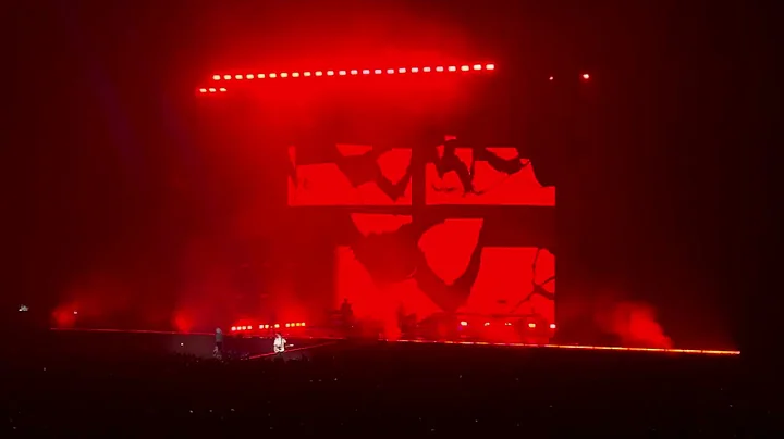 Heavy Is The Crown - Linkin Park (03.11.24 Paris La Défense Arena)