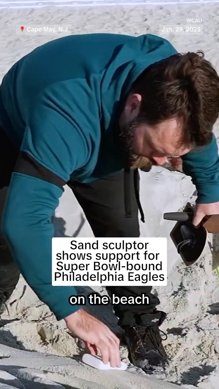 Sand sculptor shows support for Super Bowl-bound Philadelphia Eagles