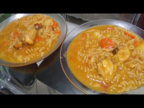 Vídeo: Sopa De Macarrão De Frango Caseiro