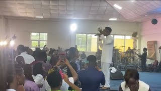 Moses Bliss Confirms His wife as a Virgin🔥Massive Crowd at Trinity Church with Miracle Manifestation