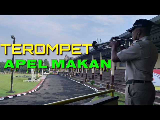 TEROMPET APEL MAKAN POLRI class=