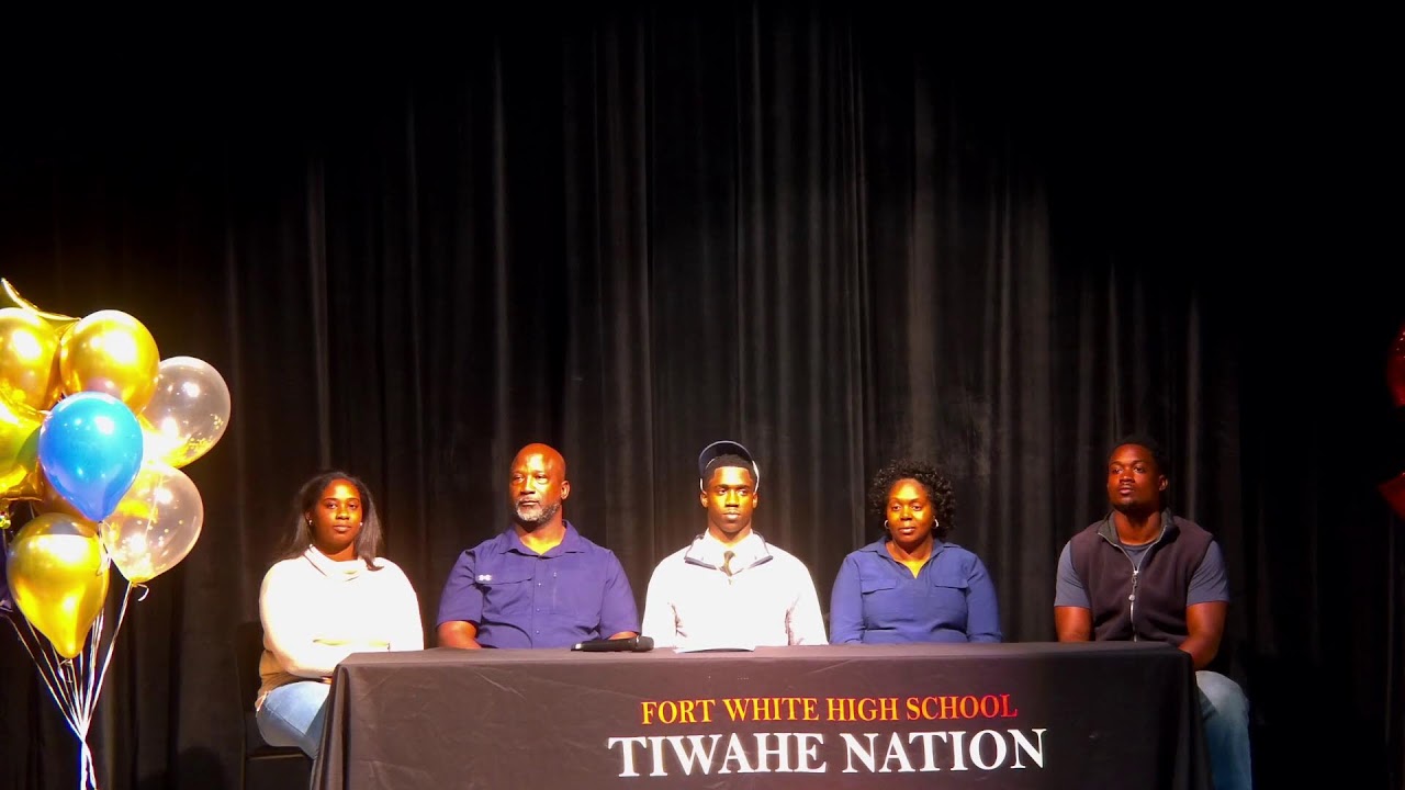 Jayden Jackson Football Signing