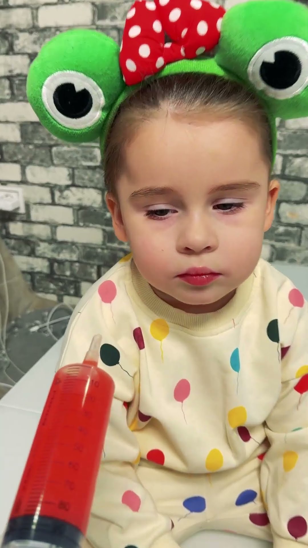 comedy: baby afraid injection ?