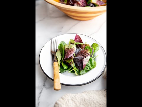 How to Make a French Green Salad (One Bowl Green Salad!)