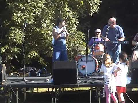 Etan G The Jewish Rapper Making The Motzee in overalls at a summer camp