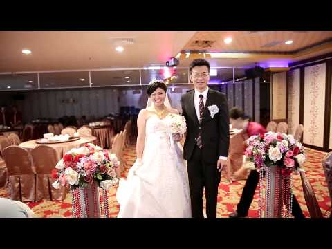 爸牽麟進婚宴場