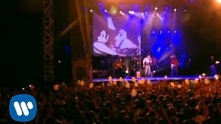 Video thumbnail of "Melendi - Con Sólo Una Sonrisa (Live)"