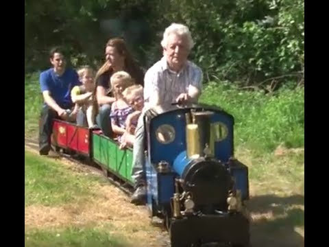 Treintje rijden bij modelbouwvereniging "Het Y" in Velsen-Zuid