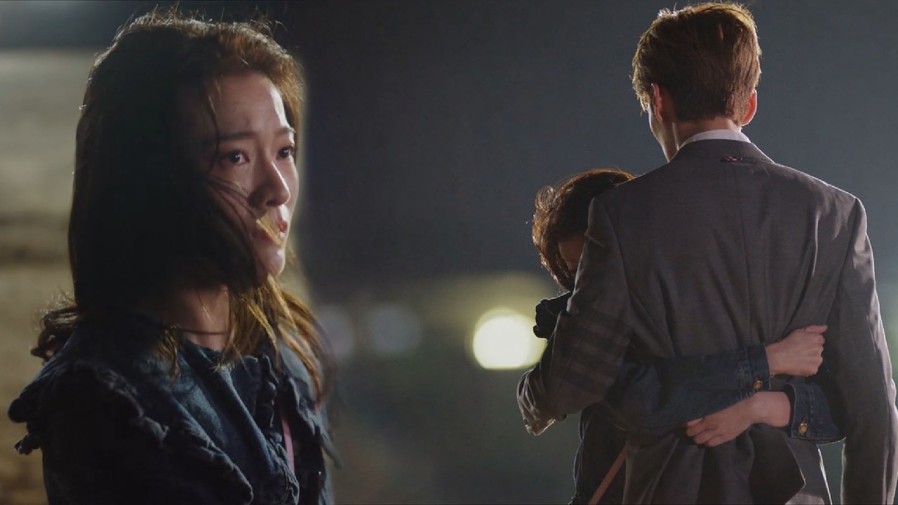 💍【MOVIE】女孩被流氓騷擾，帥明星關鍵時刻英雄救美，她緊緊抱著他，意識到他喜歡自己！ #好看中国电视剧 #爱情