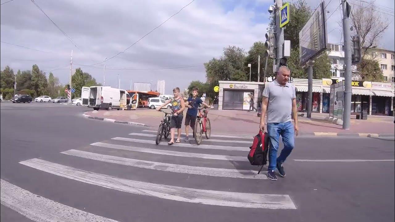 Ростов на дону на пмж. Ростов на дону отзывы переехавших на пмж. Жд переезд на вятской улице в ростове на дону. Железнодорожный переезд ростов. Переезд в ростов.