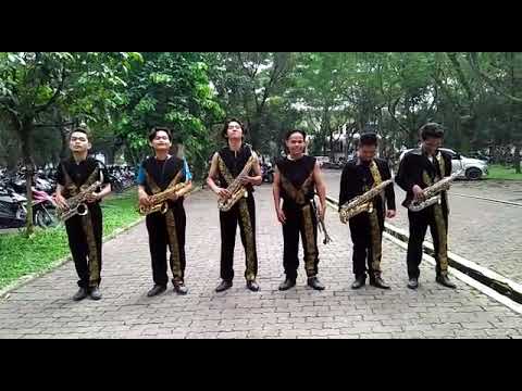 saxophone-vs-trumpet...