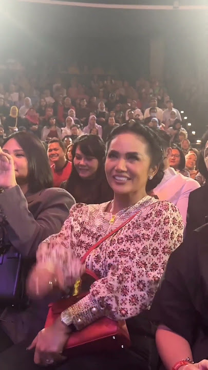 KRIS DAYANTI HADIRI KONSER TITI DJ
