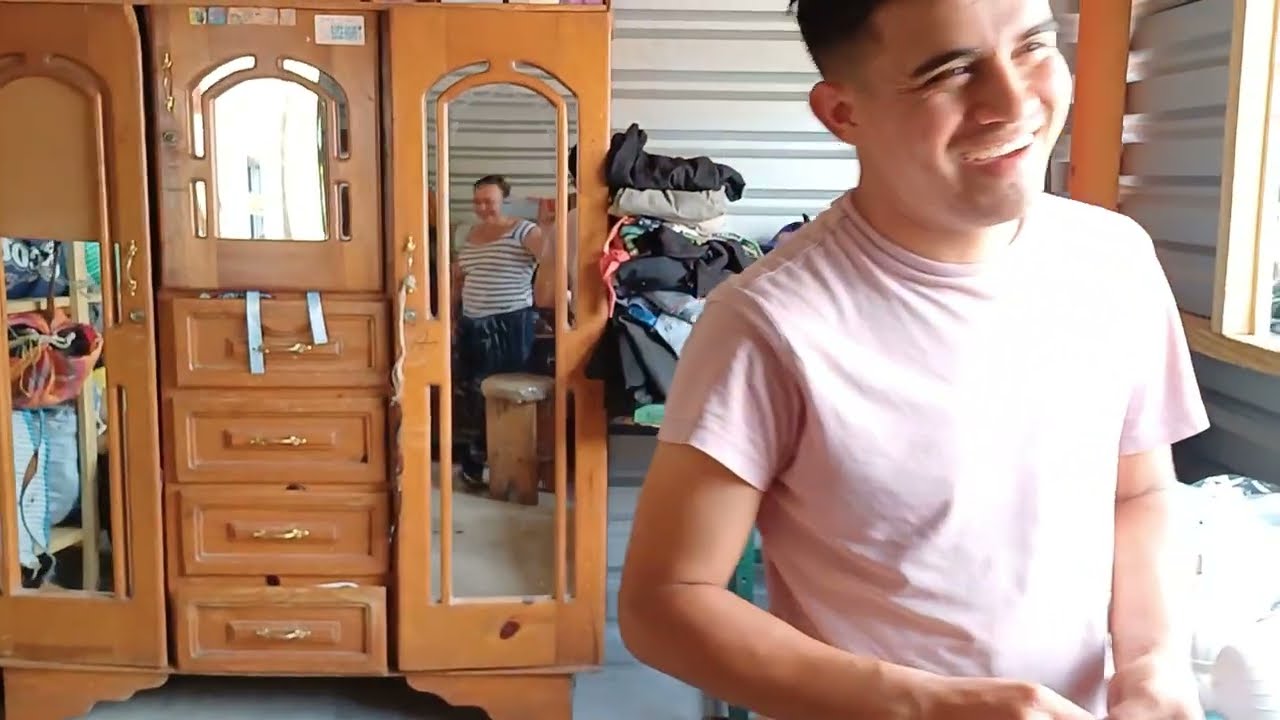 Dany ayuda asu papá y quiere cobrar 😱 haciendo una instalación en el nuevo cuarto 🙏