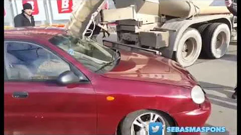 EL GILI DEL DA: LLENA EL COCHE DE SU PAREJA DE CEM...