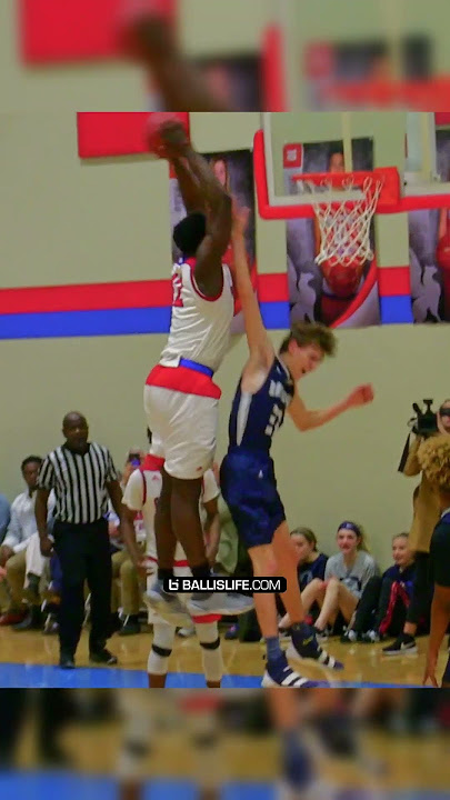 These kids stood no chance against Zion Williamson 😭😭