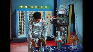 Dr. Smith Makes A Deal | Lost In Space (5/9) by Robby The Robot Channel 8,756 views 2 years ago 3 minutes